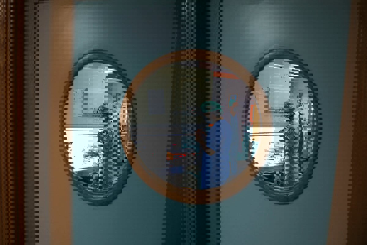  قذيفة إسرائيلية تنهي حياة 4 آلاف من أجنّة أطفال الأنابيب في غزة