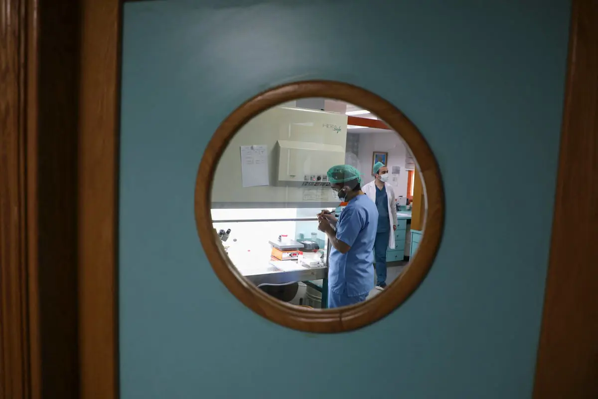  قذيفة إسرائيلية تنهي حياة 4 آلاف من أجنّة أطفال الأنابيب في غزة