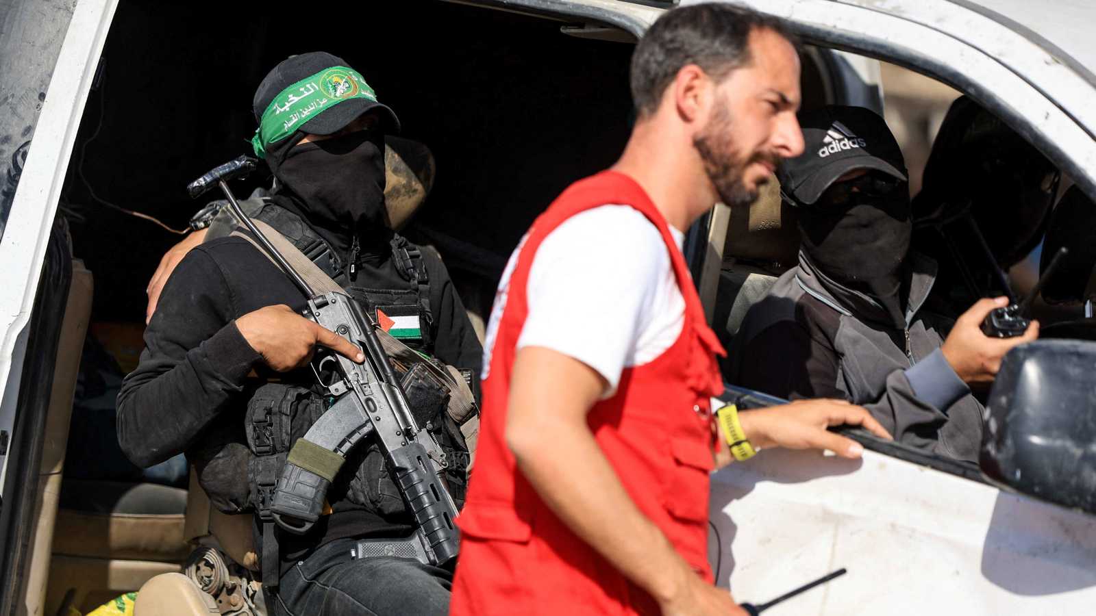 إعلام عبري: عناصر من حماس اعترفوا بوجود جثث لرهائن إسرائيليين داخل الأنفاق