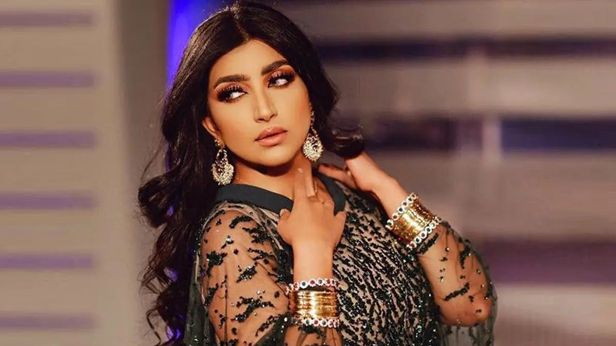 الفنانة العمانية بثينة الرئيسي ترفض تلقي لقاح كورونا بعد وفاة مشاري البلام