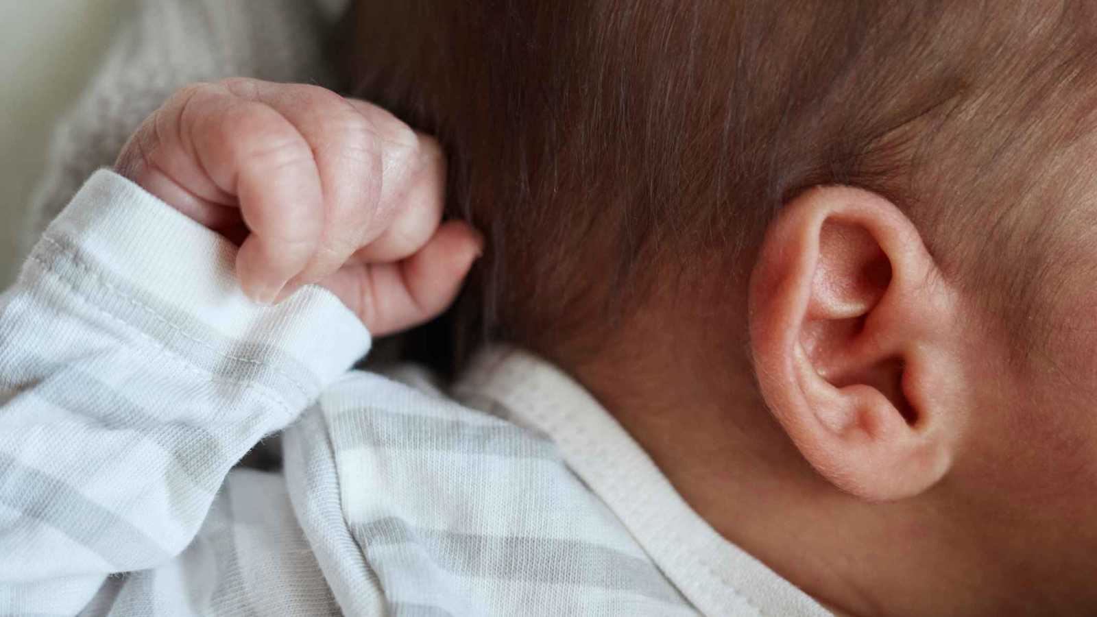 لبنان.. "مختار" متورط في بيع الأطفال حديثي الولادة