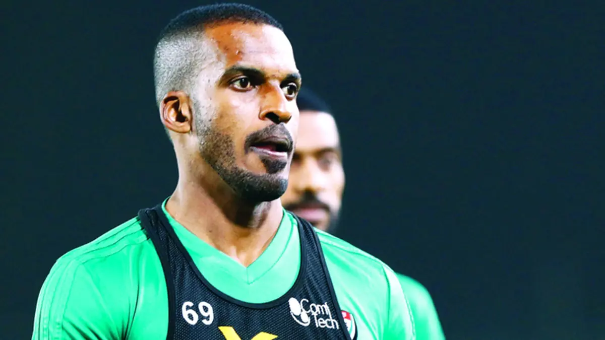 تقارير.. محمود خميس لاعب النصر الإماراتي مهدد بالإيقاف 5 مباريات وغرامة مالية