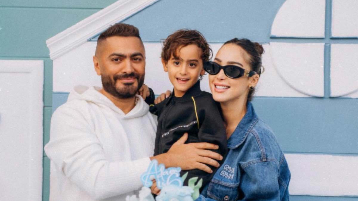 بعد خضوعه لعملية "دقيقة".. قلق على صحة ابن تامر حسني