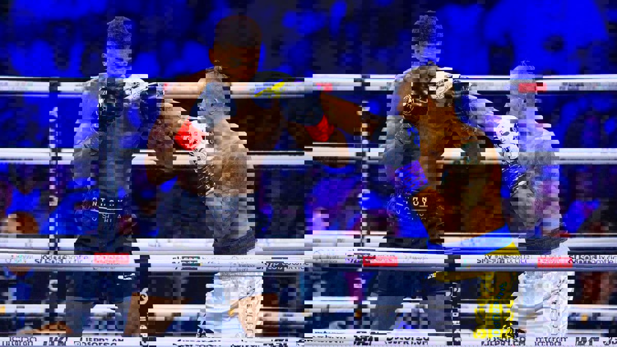 أوسيك يتحدى فيوري المعتزل بعد التغلب على جوشوا في نزال البحر الأحمر