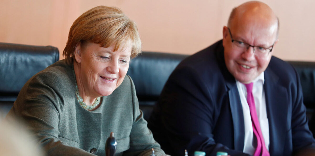 "احتضان الإرهابيين".. تهمة تطارد ميركل في الإعلام الألماني