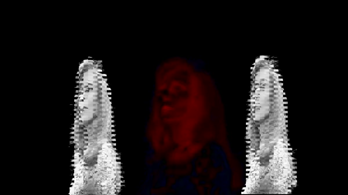 أحدث ظهور للفنانة اللبنانية فيروز بصورة من ريما الرحباني