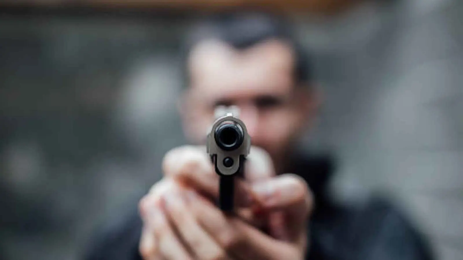 جزار "شقلاوة".. قتل أمه وشقيقته وسلم نفسه للشرطة "بكل هدوء"