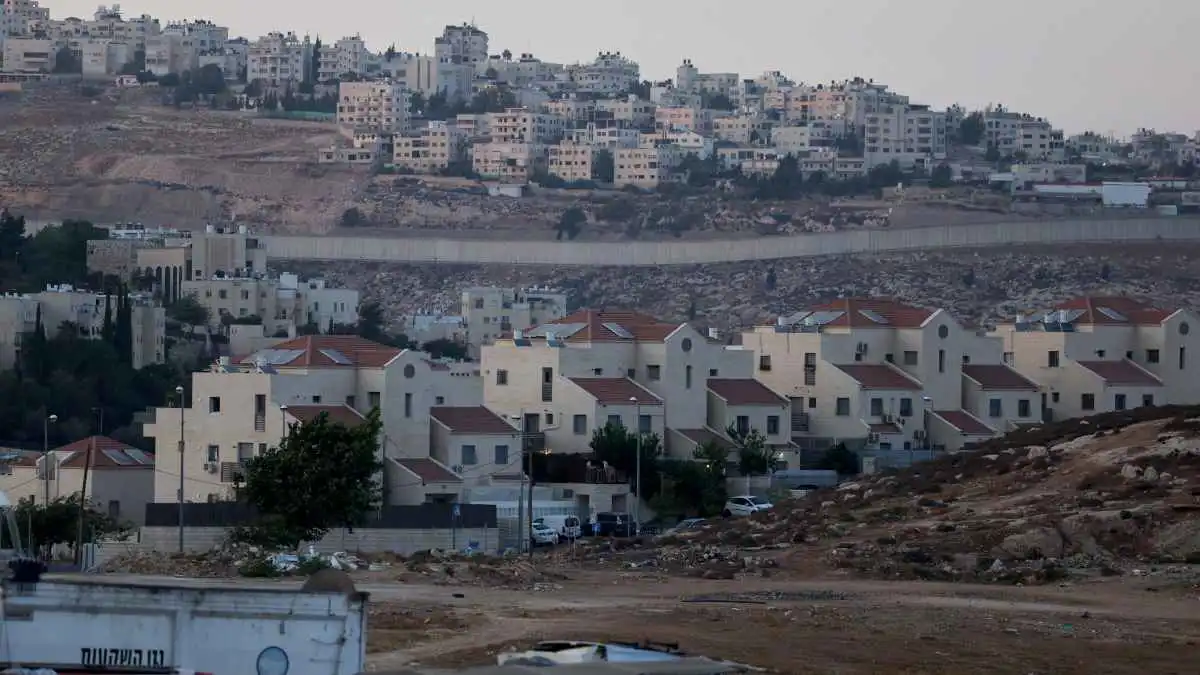 يقطع أوصال القدس.. مخطط إسرائيلي ضخم لإنشاء 9 آلاف وحدة استيطانية