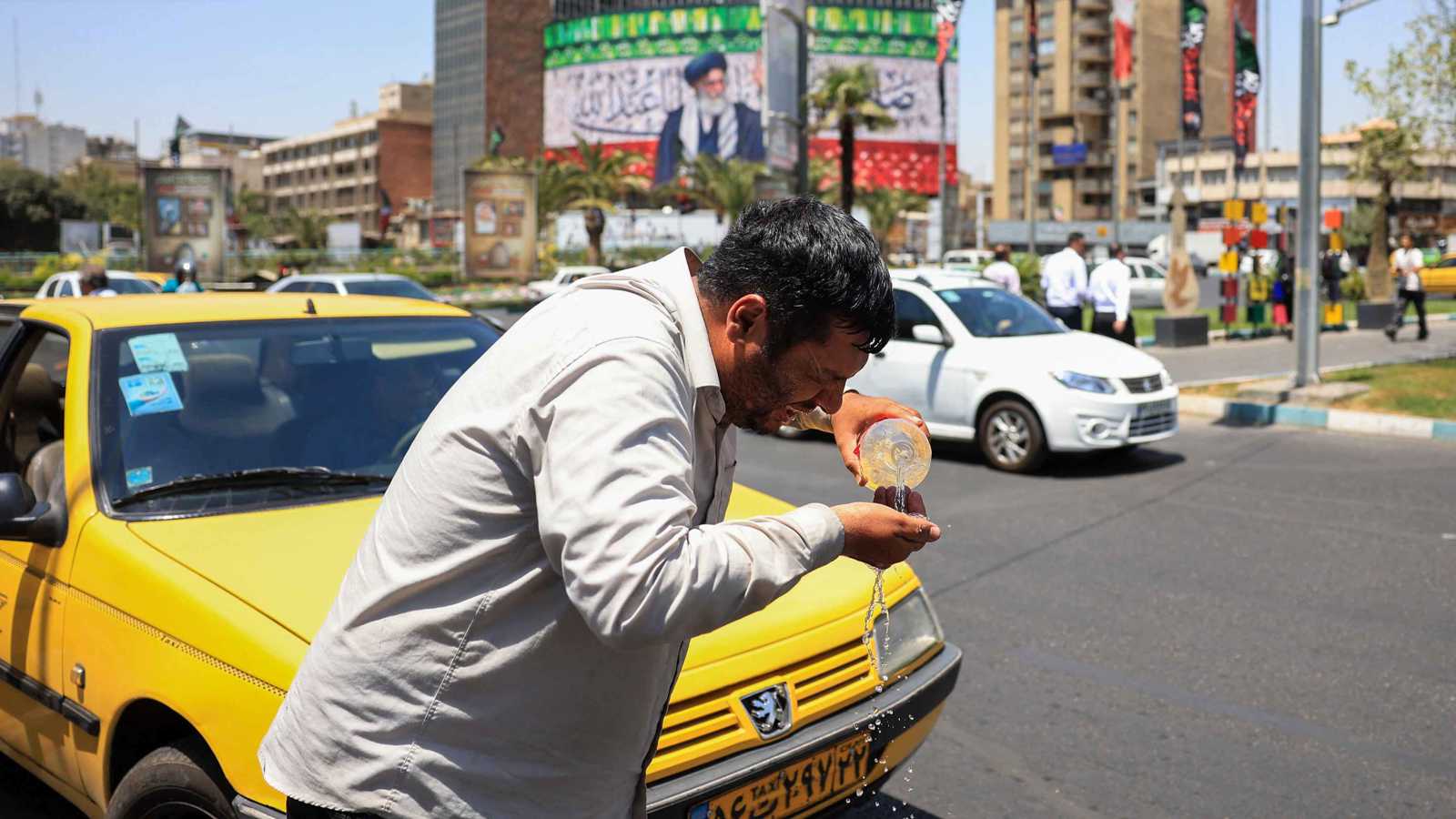 طهران بلا ماء.. بزشكيان يدعو إلى نقل العاصمة (فيديو)