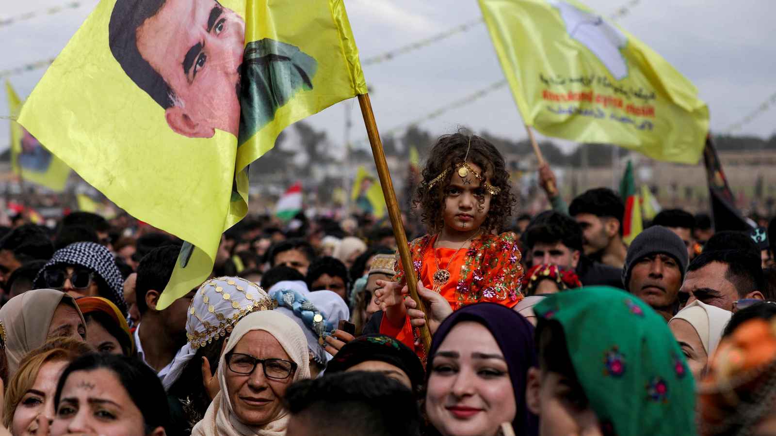 أول "نوروز" بعد الأسد.. أكراد سوريا يحيون احتفالات "السلام والحرية" (فيديو)