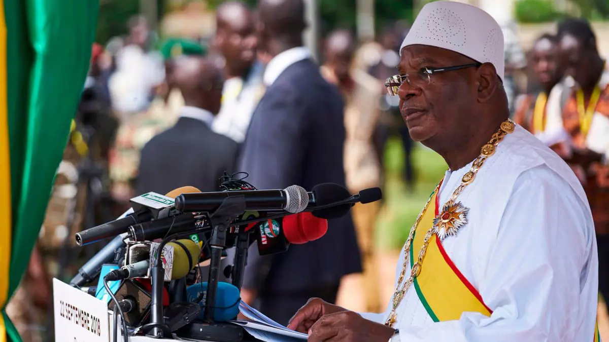 جنود متمردون يعتقلون رئيس مالي أبو بكر كيتا