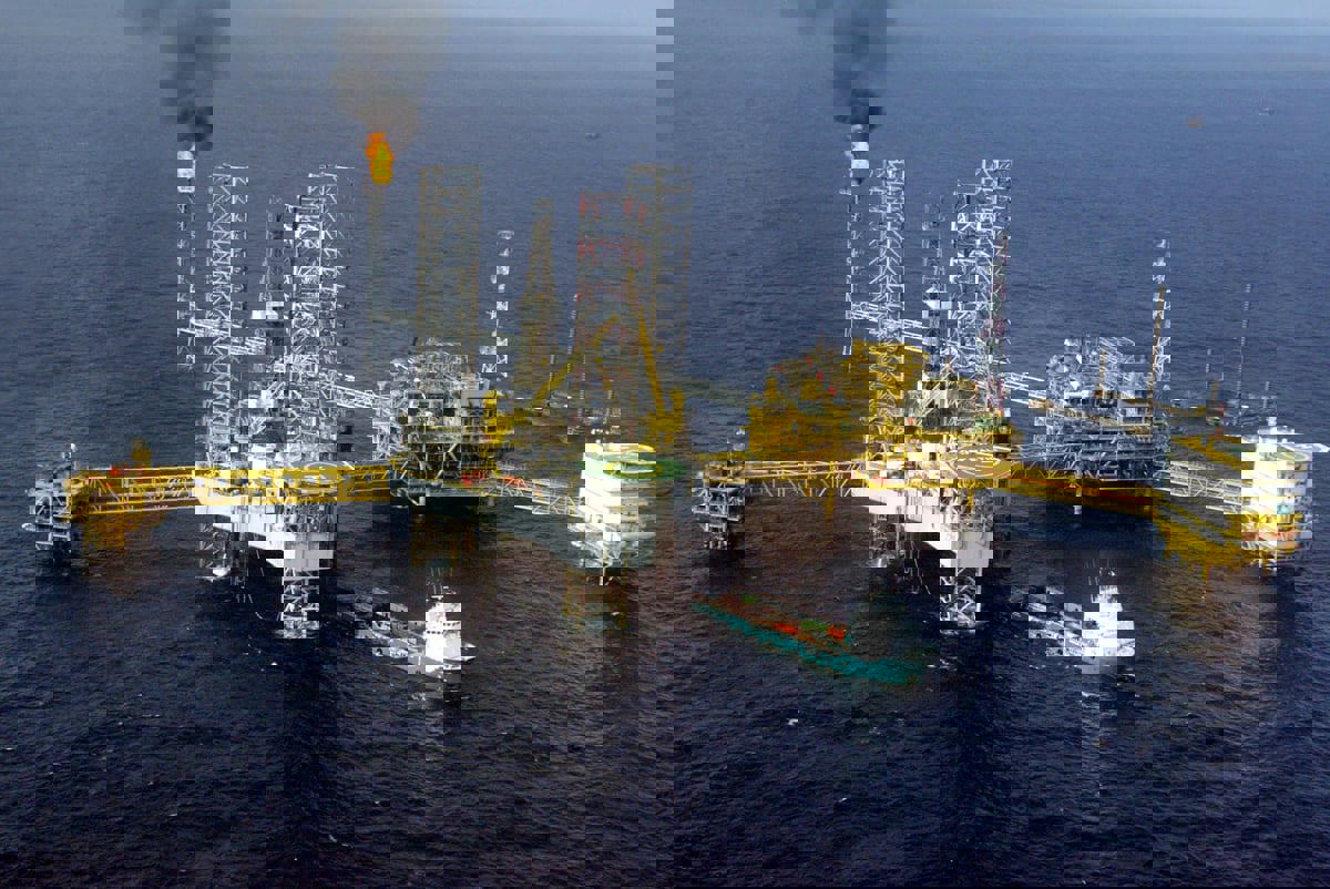 حصار بنين لنفط النيجر يشعل موجة توترات