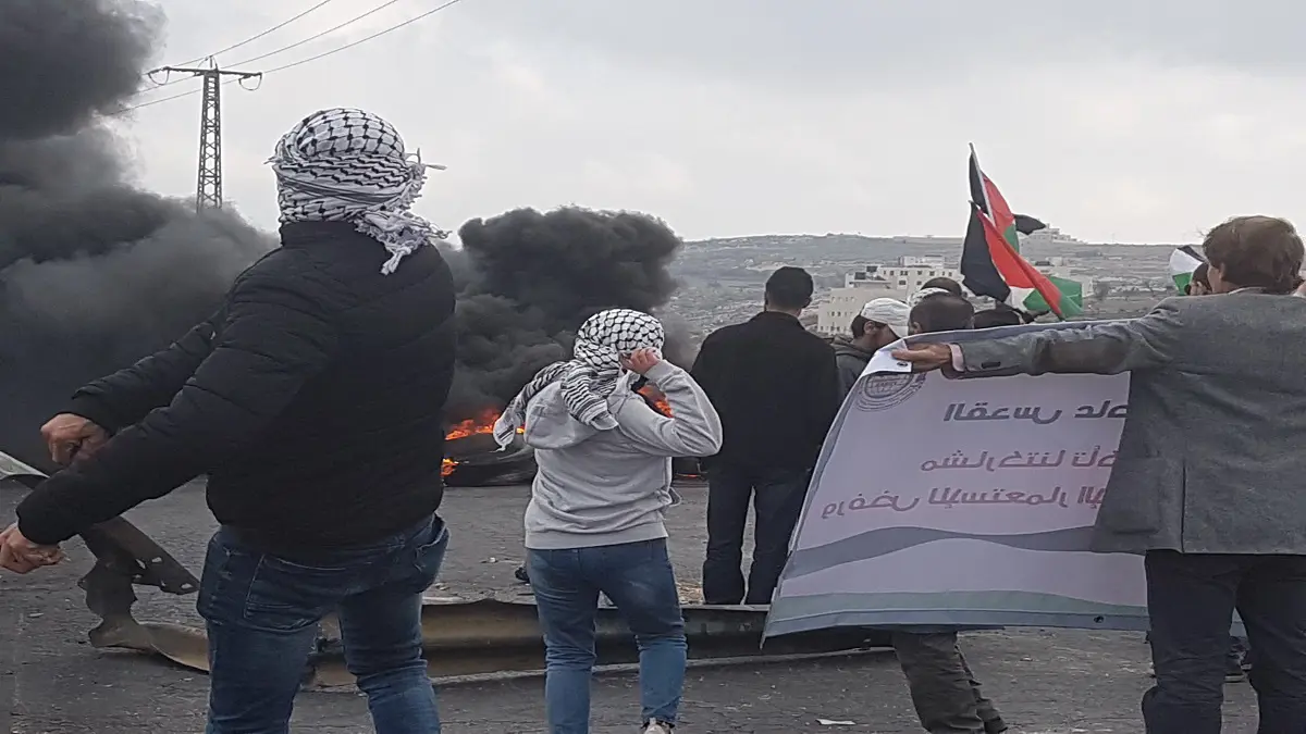 استطلاع: ثلثا الشعب الفلسطيني يؤيدون اللجوء للعمل المسلح ردًا على "صفقة القرن"