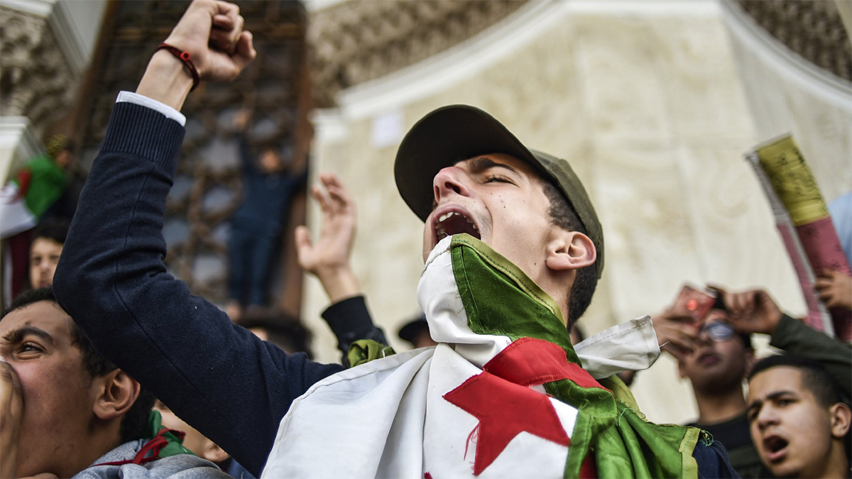 بعد قرار حل البرلمان.. الجزائر تستعد لانتخابات مبكرة وسط دعوات للتغيير