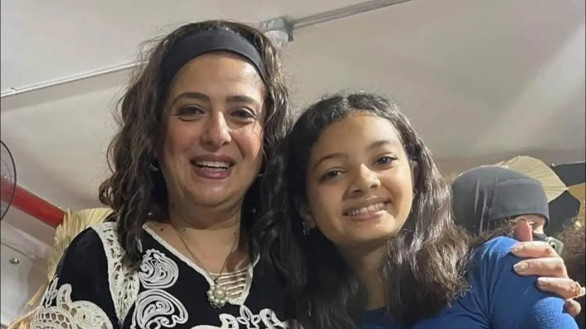 والدة طالبة الإسكندرية ريناد عادل تنفي انتحارها بسبب "التنمر"