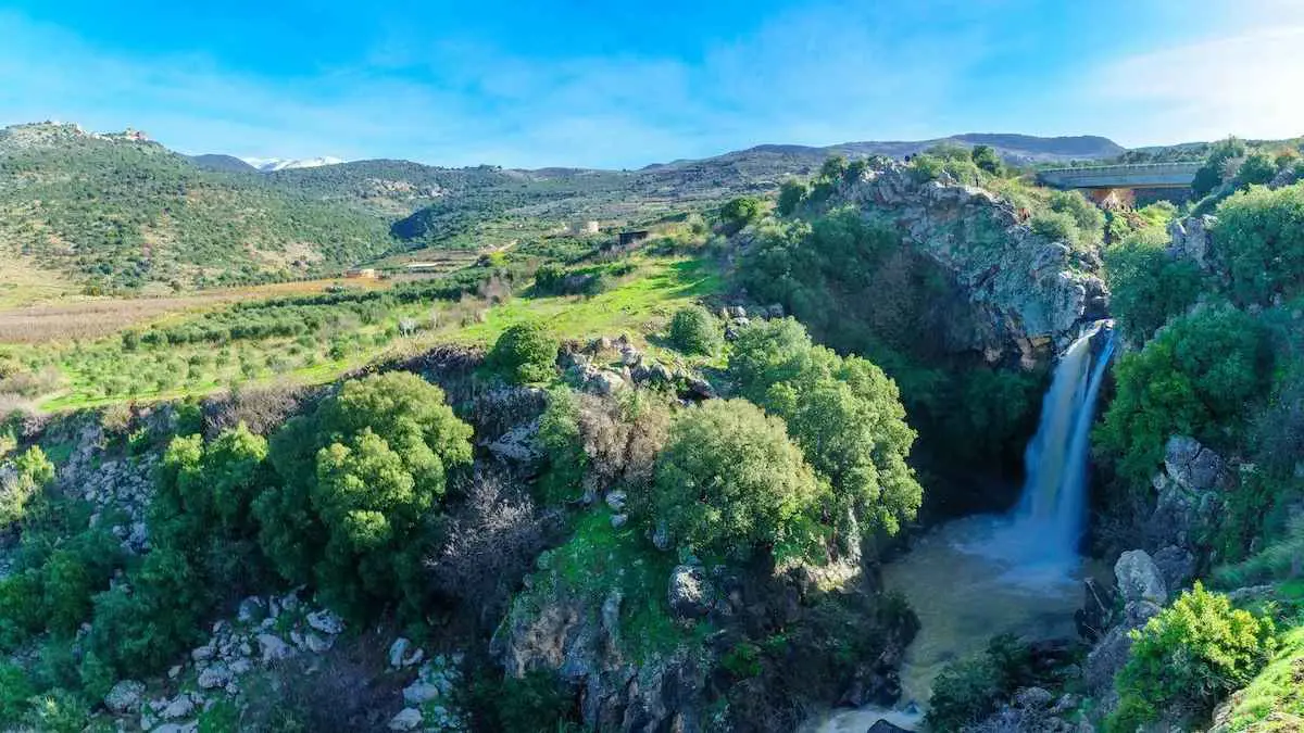 "يديعوت أحرونوت": جولات سياحية إسرائيلية في مناطق سورية محتلة (صور)