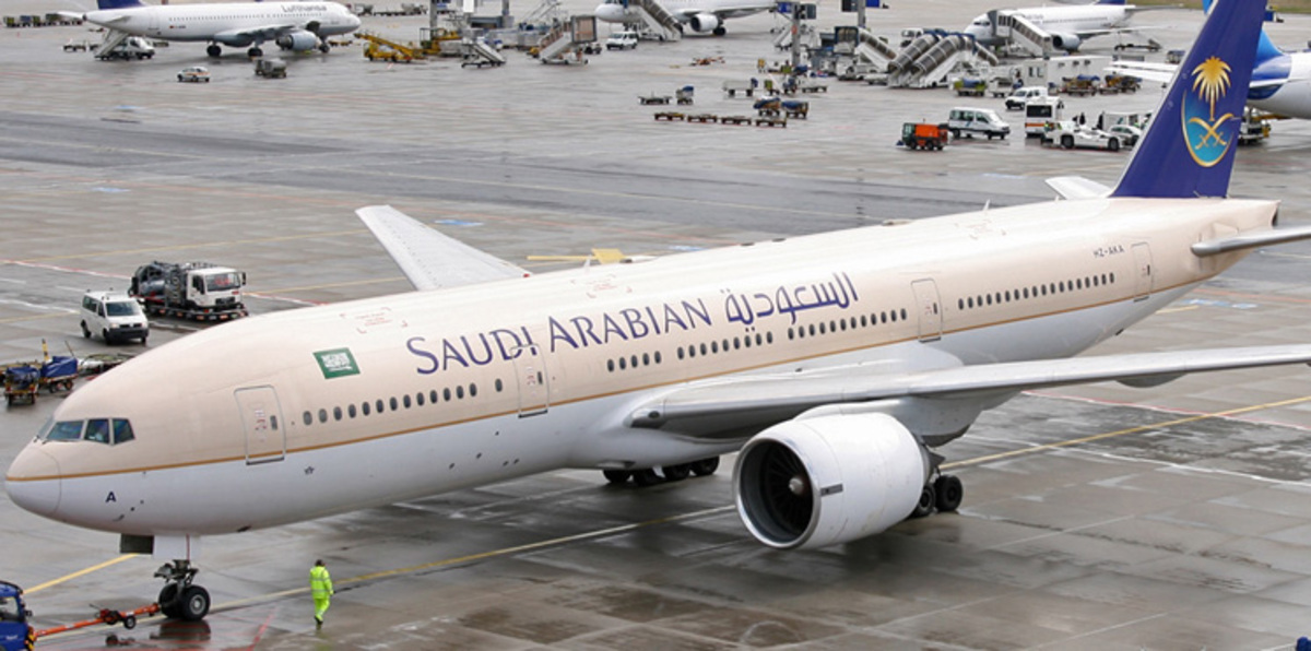 كيف ستؤثر حالة الطقس المتقلب على رحلات الخطوط الجوية السعودية؟ (فيديو)