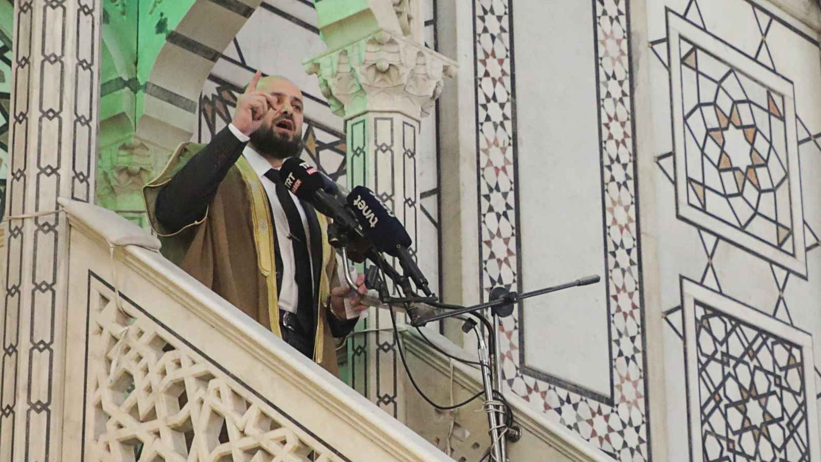 الاتحاد الأوروبي يتطلع للتواصل مع السلطات الجديدة في سوريا