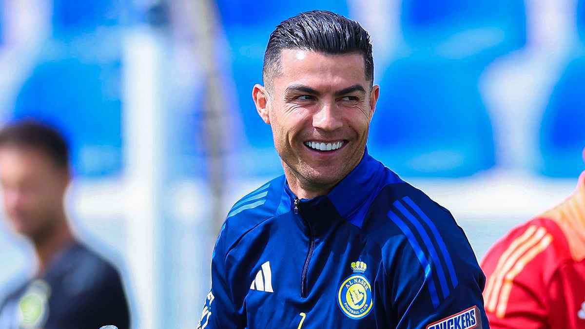 لماذا لم يحضر رونالدو نزال بيتربييف ضد بيفول رغم حجز مقعد باسمه؟