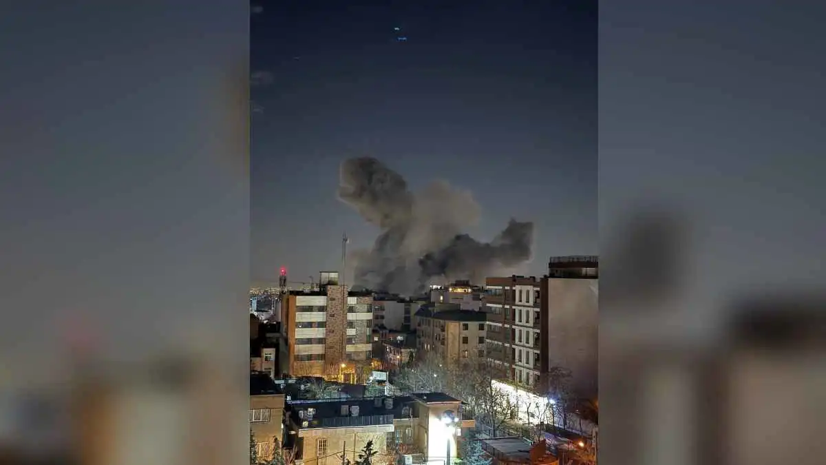 استهداف مبنى هيئة الإذاعة والتلفزيون الإيراني (فيديو)