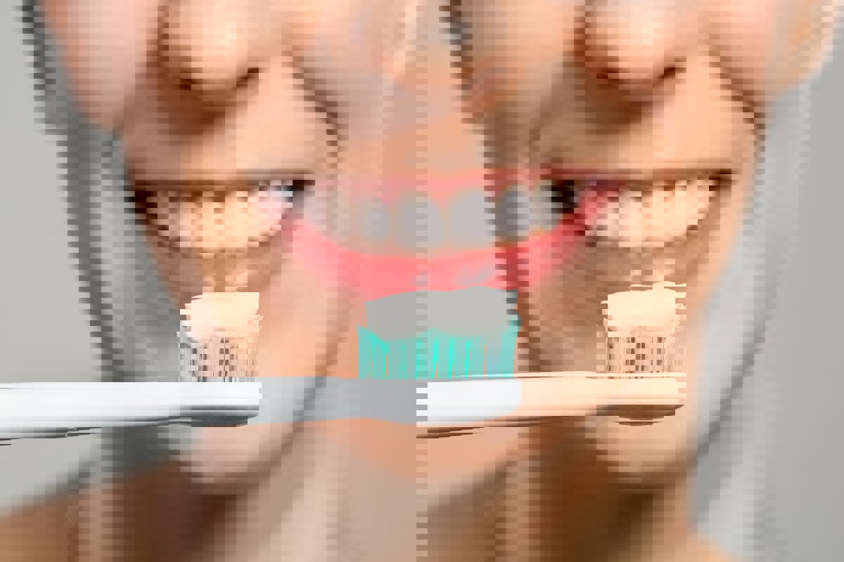 5 خرافات عن العناية بالأسنان يجب تصحيحها