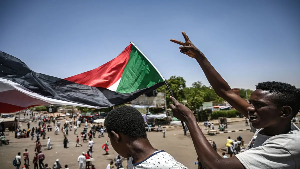 "المبادرة الوطنية".. تكتل سياسي جديد لتشكيل حكومة انتقالية بالسودان