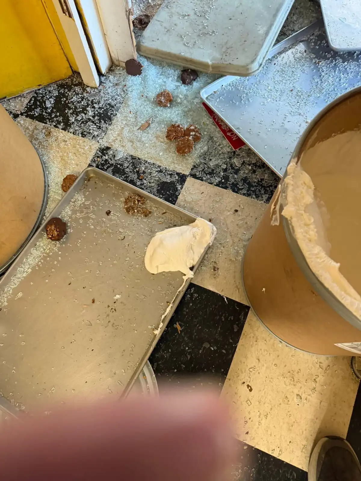 متجر الحلويات "غليدز هوم ميد كانديز"