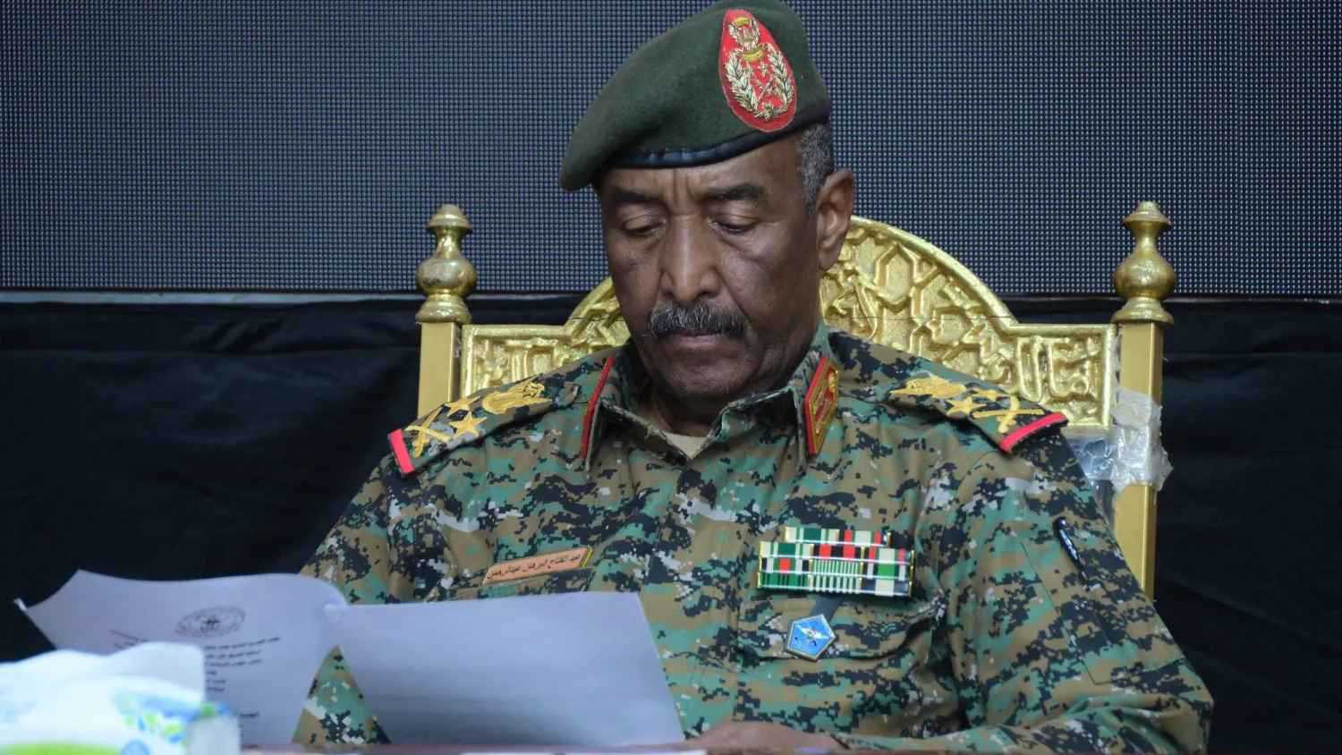 أزمة في بورتسودان.. وزير دفاع البرهان يستقيل وسط تزايد الضغط الدولي لوقف الحرب