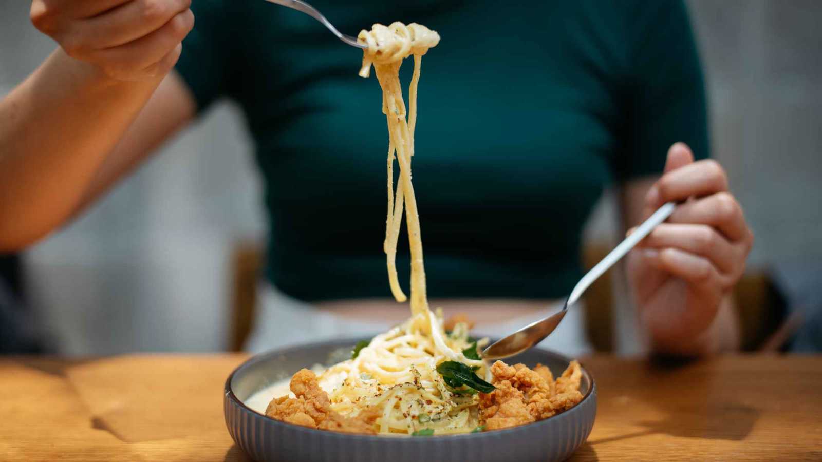 7 أطعمة يجب تجنبها على العشاء لمرضى السكري