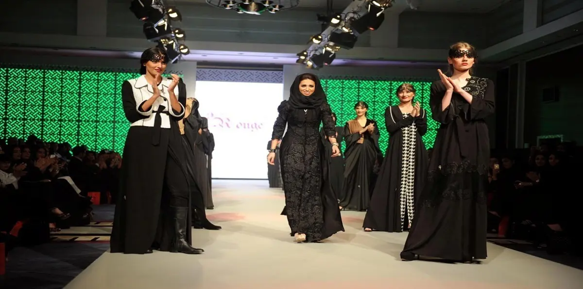 "العمل" السعودية توضح حقيقة "عرض أزياء نسائي بالمدينة"