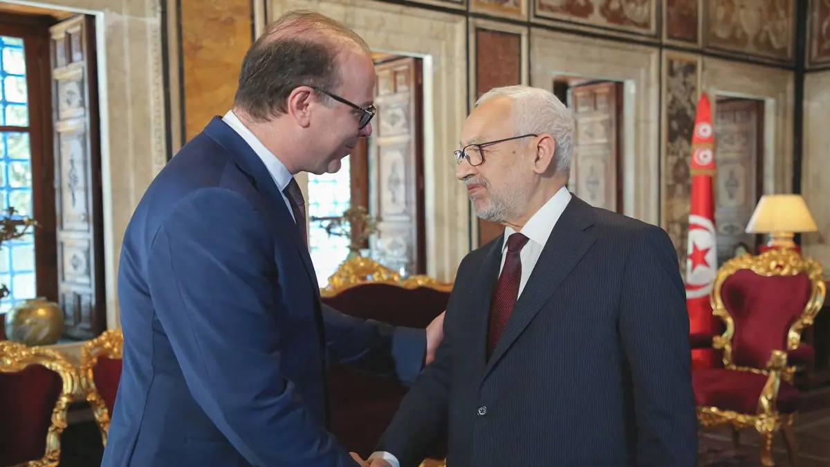 بعد إغراق حكومته بمستشاريها.. هل نصبت النهضة التونسية "فخا" للفخفاخ ؟