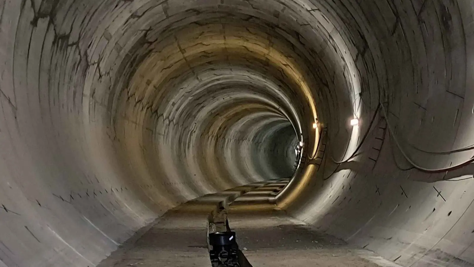 "يدعمه ماسك".. نفق ينقلك من لندن إلى نيويورك بـ 45 دقيقة