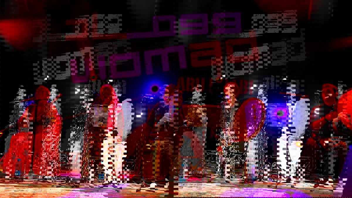 عازف شهير يواجه معركة قضائية.. كيف تقمع السلطات الإيرانية الموسيقى والفنون؟