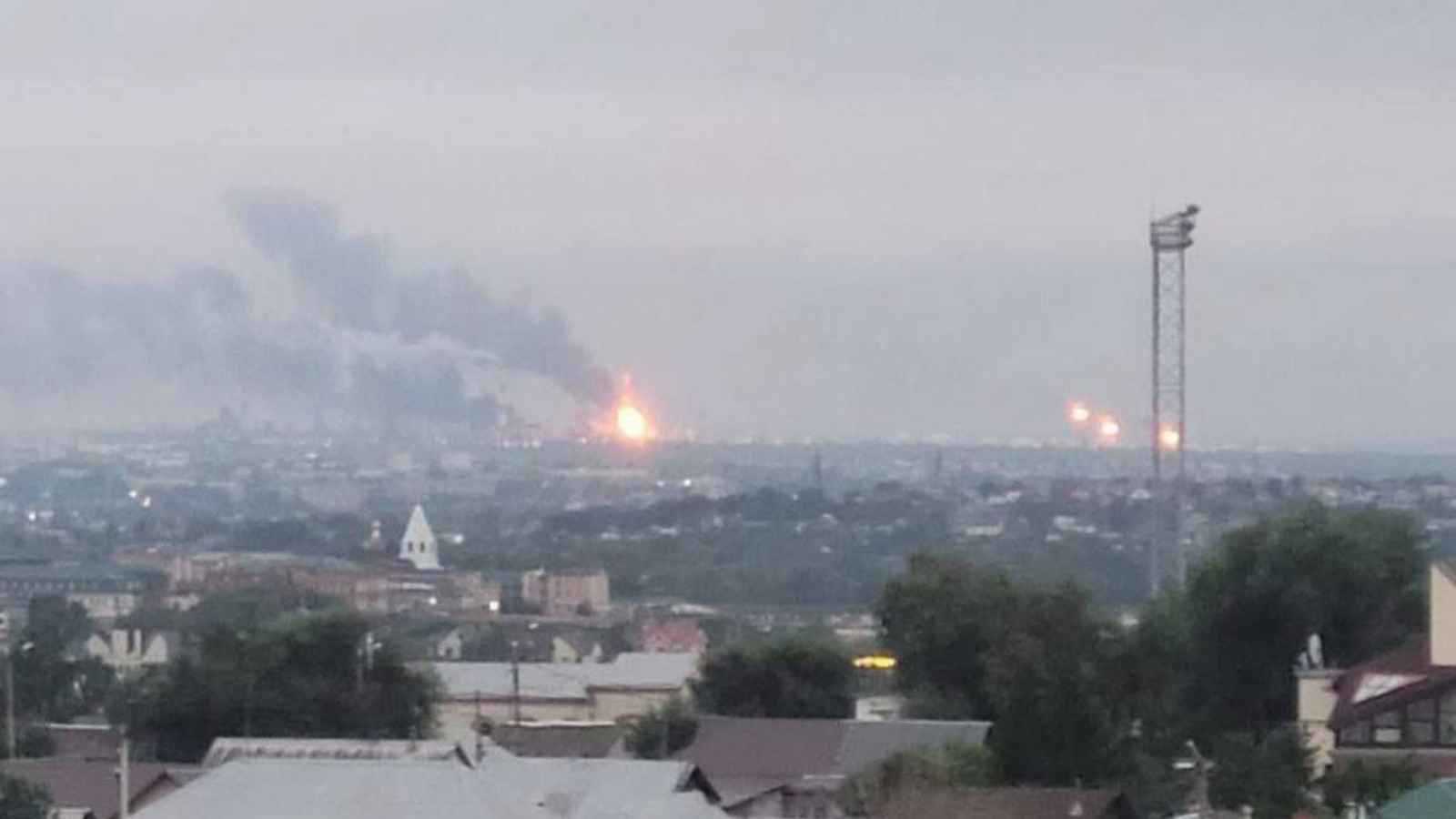 أوكرانيا تقصف مصفاة نفطية في سامارا الروسية (فيديو)