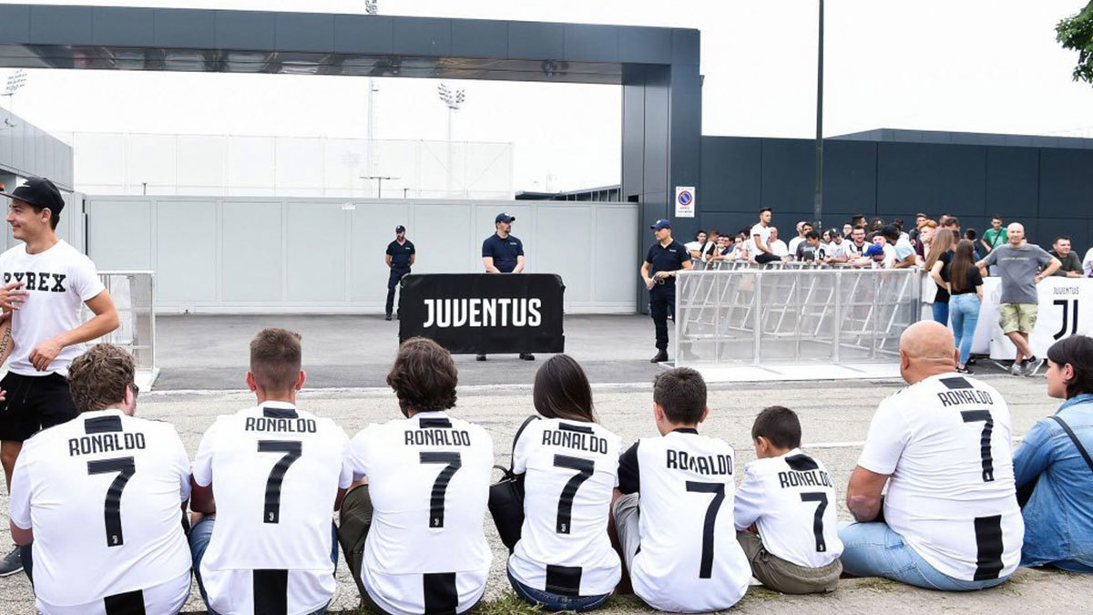 مباراة جنوى ويوفنتوس.. جماهير الفريقين يطالبون باستعادة ثمن التذاكر بسبب غياب كريستيانو رونالدو