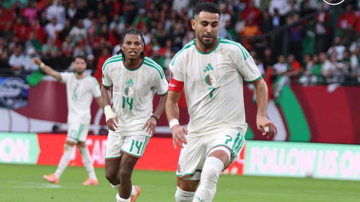 تساوى مع محمد صلاح.. رياض محرز يصنع التاريخ في أمم إفريقيا