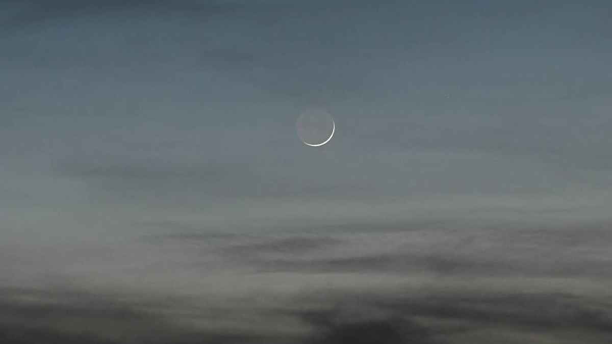 الإمارات تعلن الأحد أول أيام عيد الفطر