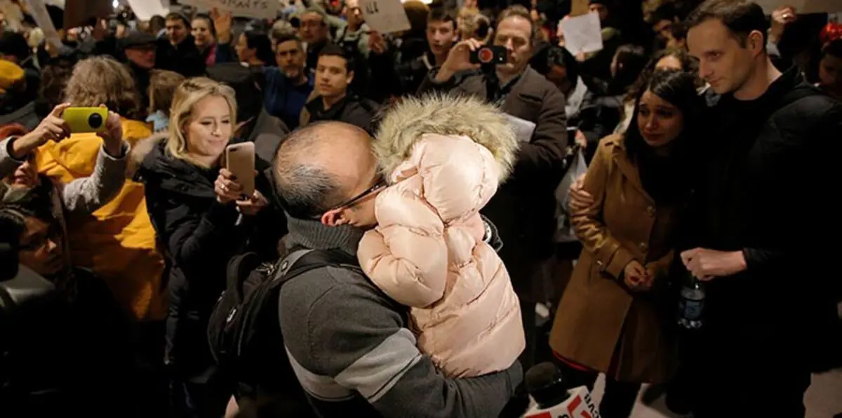 إقامة دعوى لمنع ترحيل العالقين في مطارات أمريكا