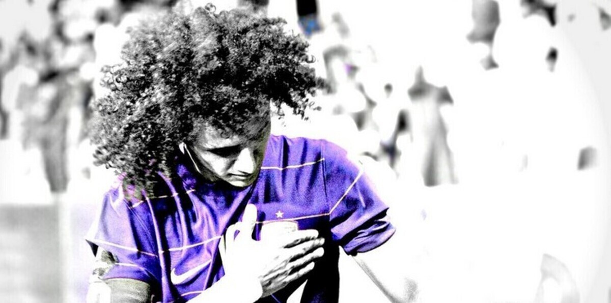 لماذا تم استثناء عموري من قرار قصات الشعر؟ (صور)