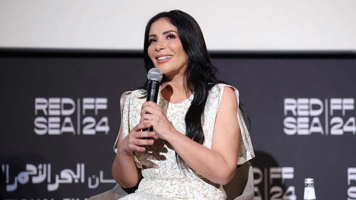 منى زكي تتوج بجائزة أفضل ممثلة عن "رحلة 404"