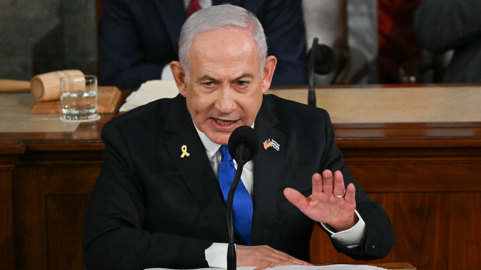 إعلام عبري: نتنياهو كان في مكان محصن "تحت الأرض" أثناء القصف