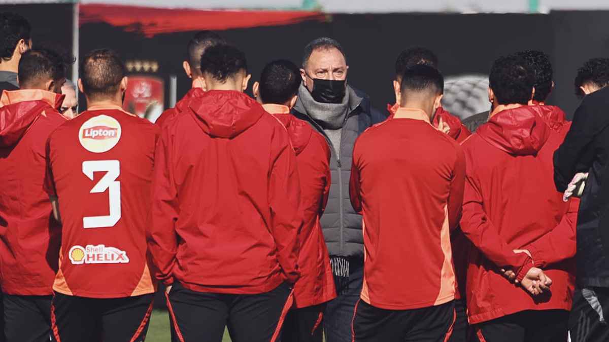 عدو قديم لإمام عاشور.. النجم الأقرب لـ"مدير الكرة" بالأهلي المصري