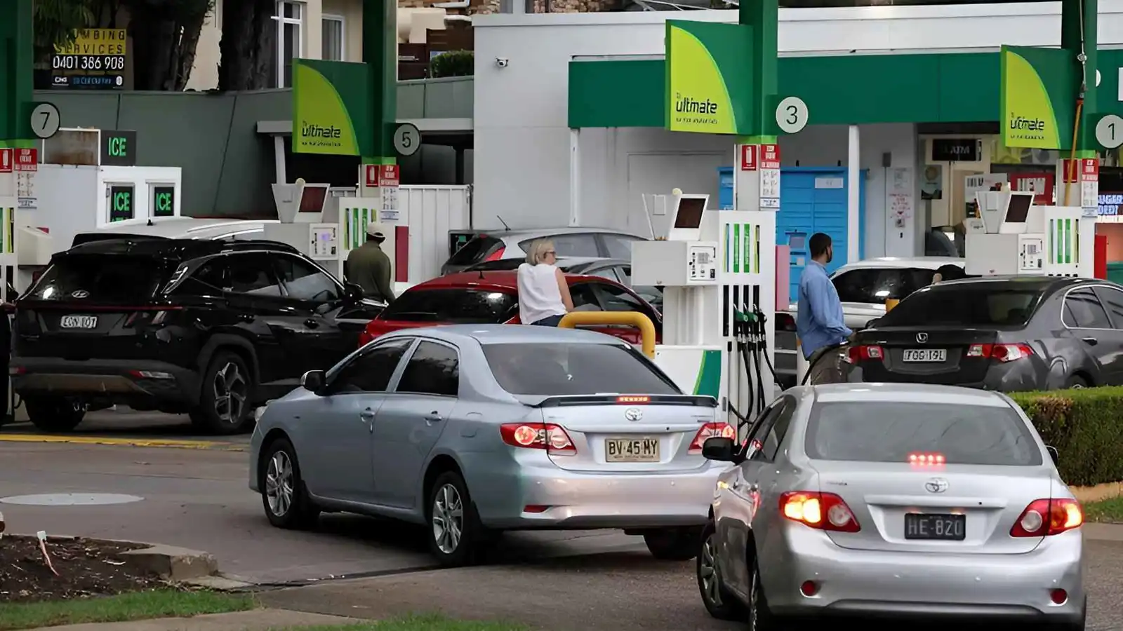 محطات الوقود في أستراليا بلا كهرباء وسط تداعيات حرب إيران