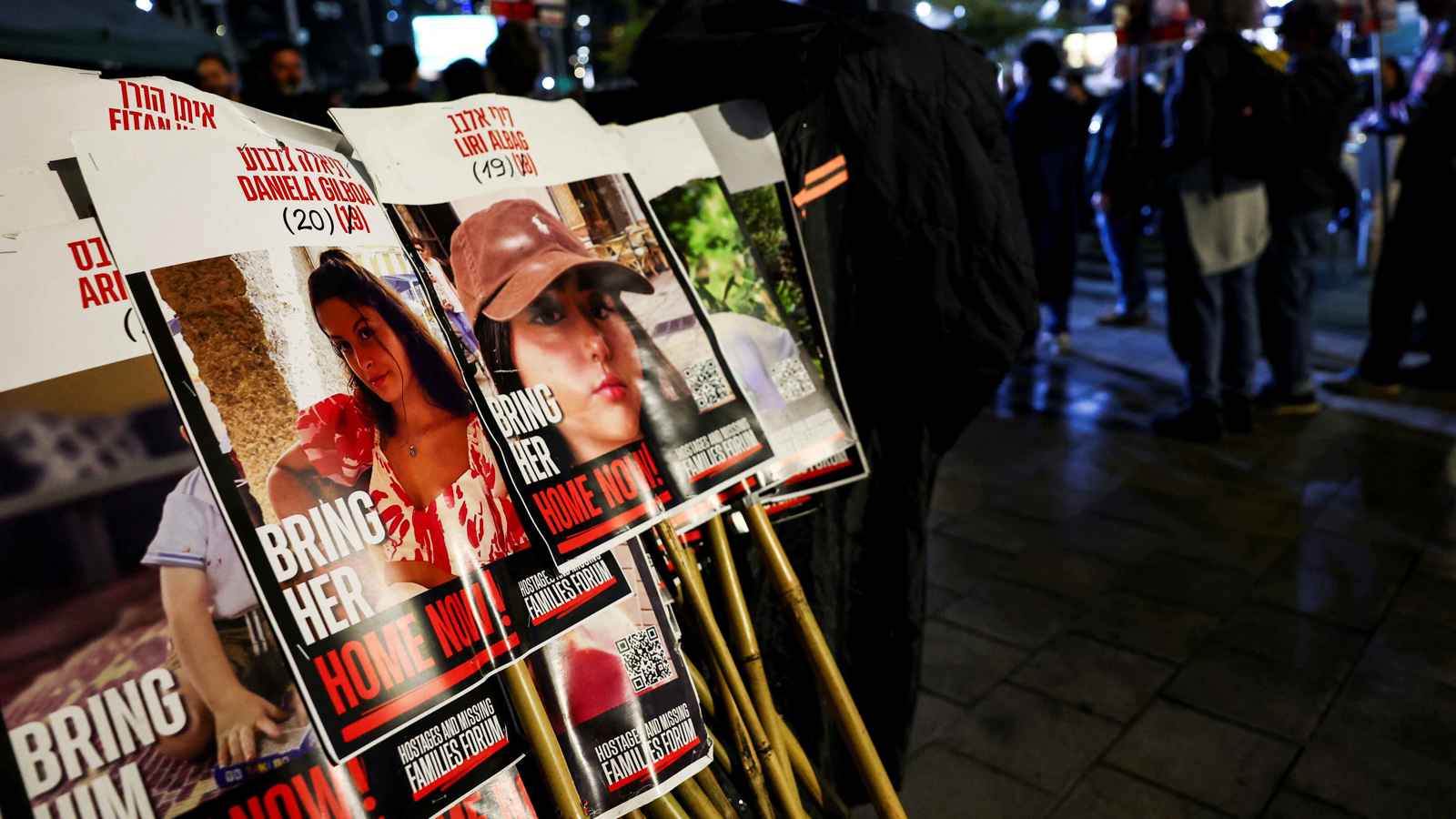 مستشار ترامب للأمن القومي يلتقي عائلات رهائن أمريكيين لدى حماس