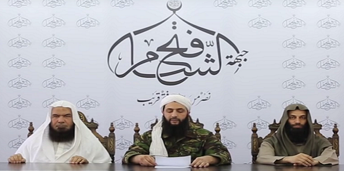 من هما مرافقا الجولاني في الظهور العلني الأول له؟