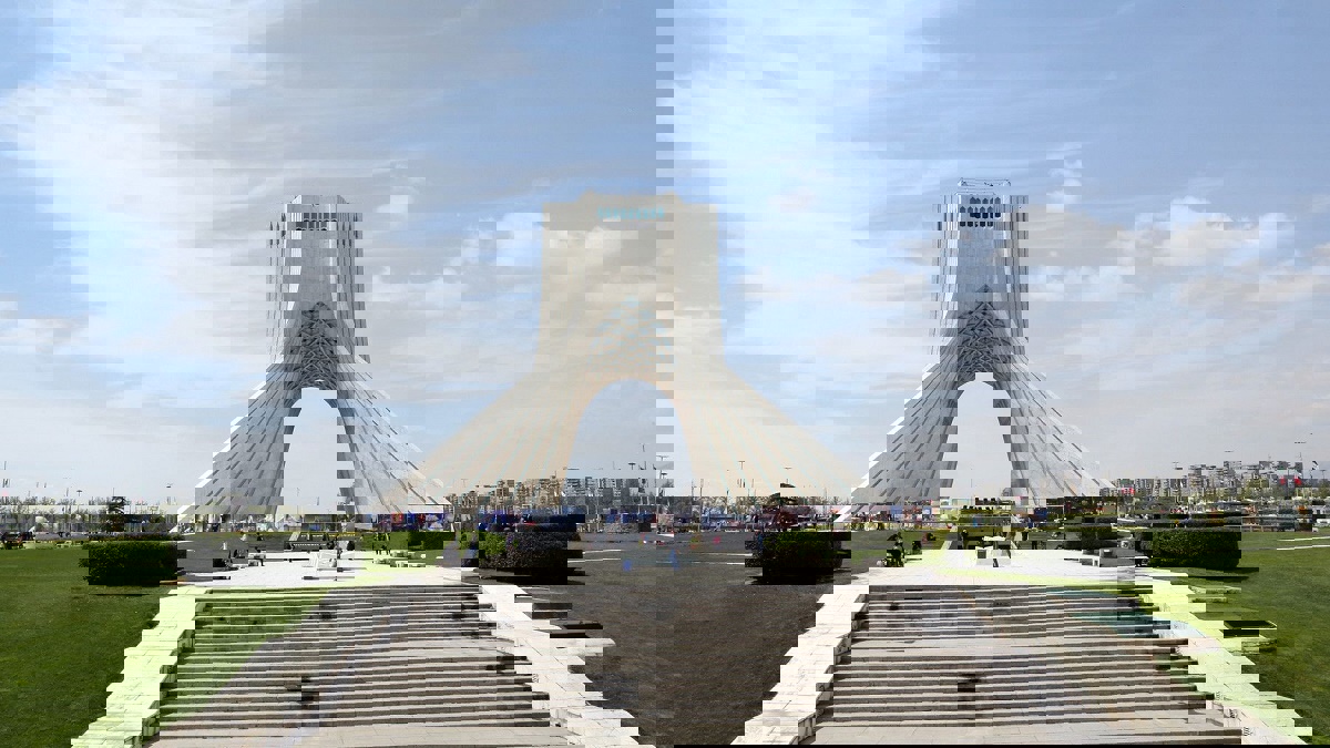 العفو الدولية تدعو طهران لوقف معاناة عالم سويدي معتقل