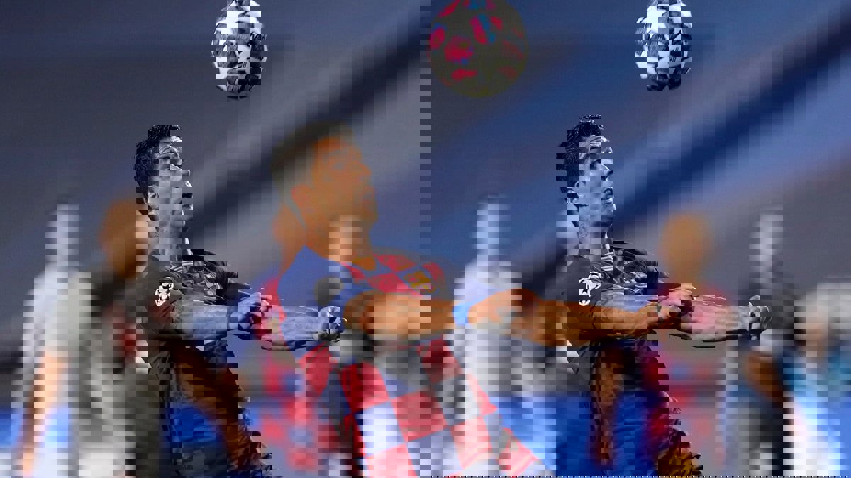 لويس سواريز يرد على أنباء رحيله عن برشلونة وتغريدة مثيرة لشقيقه