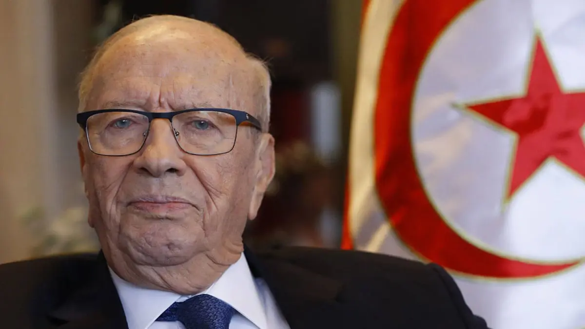 رفض العلاج في الخارج.. هكذا راهن السبسي على الكفاءات الطبية التونسية (فيديو إرم)