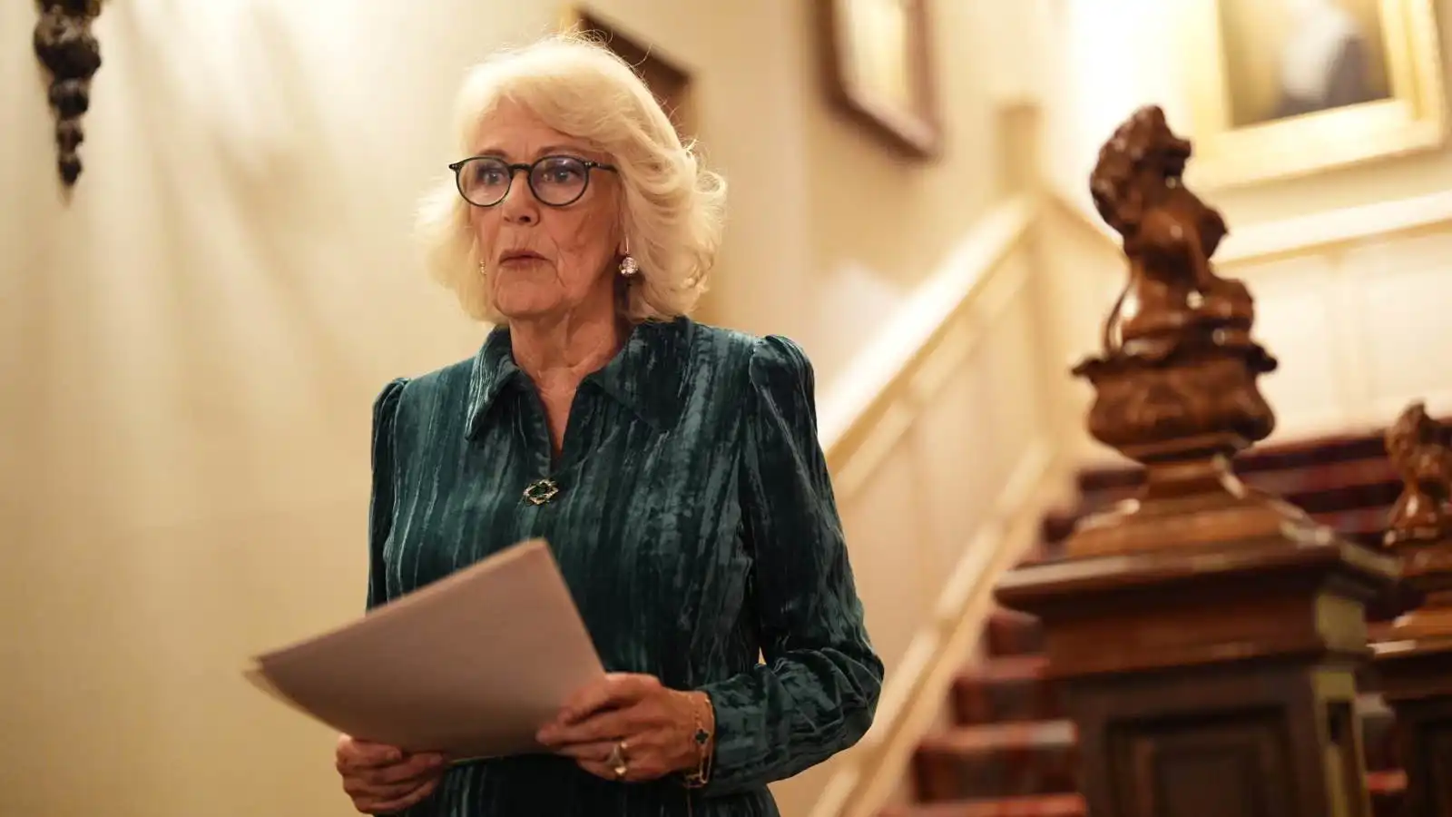 الملكة كاميلا في فيلم يوثق شغفها بالقراءة (فيديو)