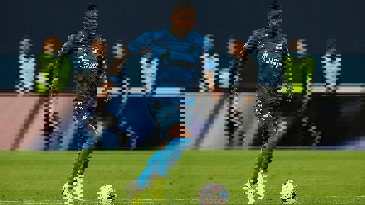 زينيت يصدر بيانًا للرد على اتهام جماهيره بالعنصرية تجاه مالكوم (صورة)